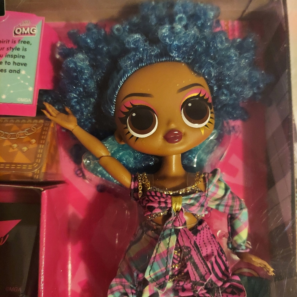 LOL Surprise OMG Jams Fashion Doll with Multiple Surprises and Accessories - Picture 2 of 6